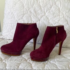 Vince Camuto boots. Perfect condition. Size 10B/ 40.Burgundy